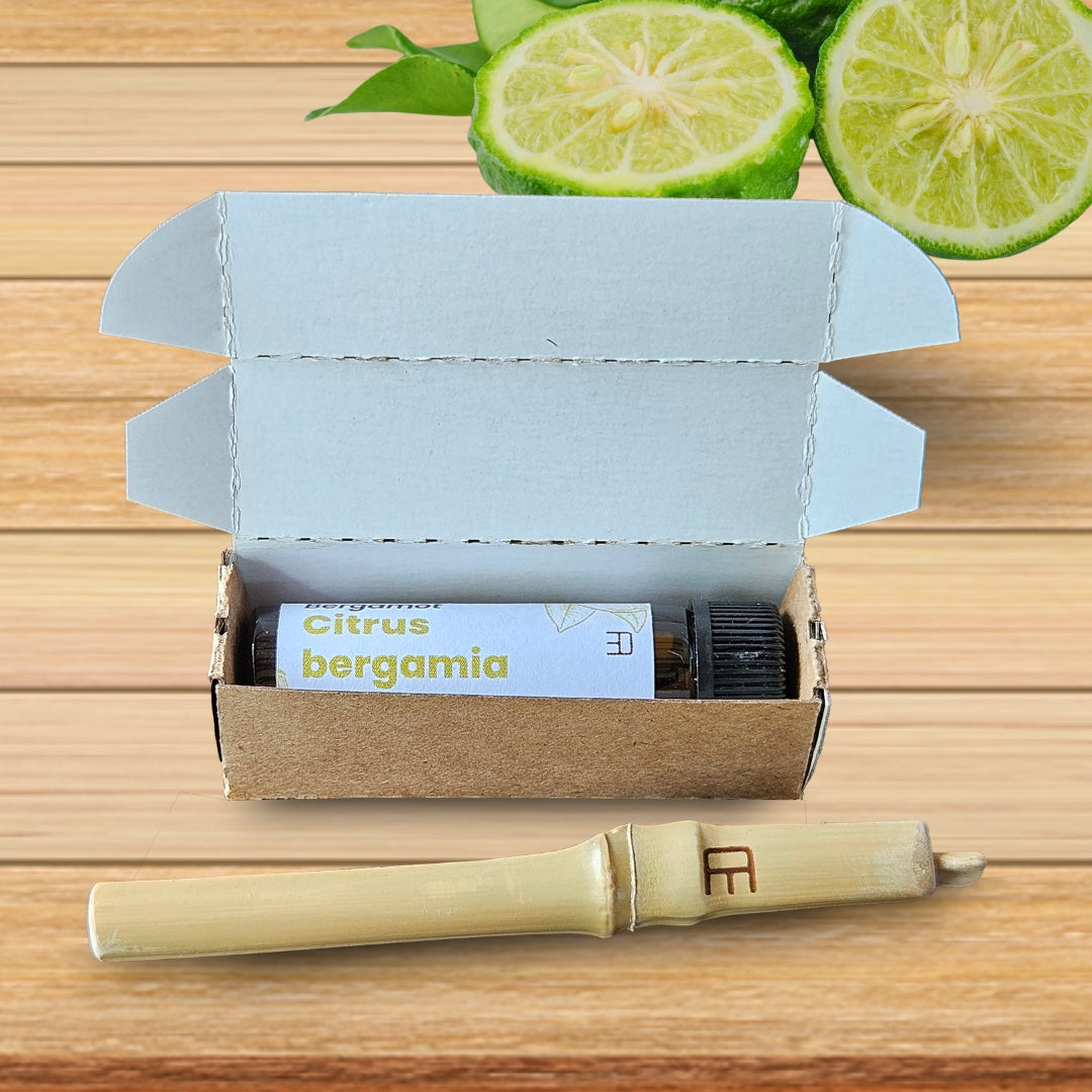 Inhaling 100% pure bergamot essential oil through PIA provides a comforting and uplifting experience. Bergamot is prized for its ability to reduce anxiety, ease stress, and promote emotional balance. Each breath fills you with a citrusy, refreshing aroma that helps calm your mind, lift your spirits, and bring a sense of tranquility.
Our bergamot essential oil is presented in a premium 5.5 ml glass bottle, ensuring the highest purity and quality in every drop. Perfectly paired with PIA